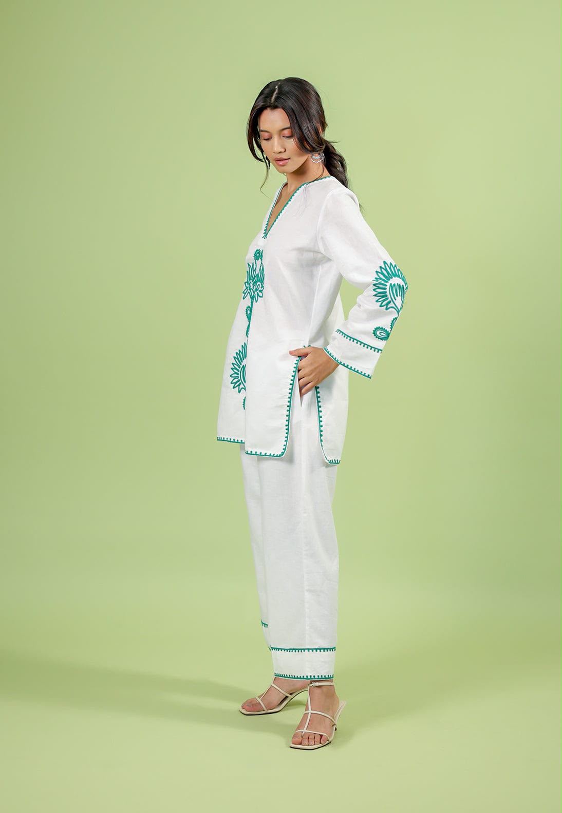 White Floral Embroidered Kurta Pant Set for Women